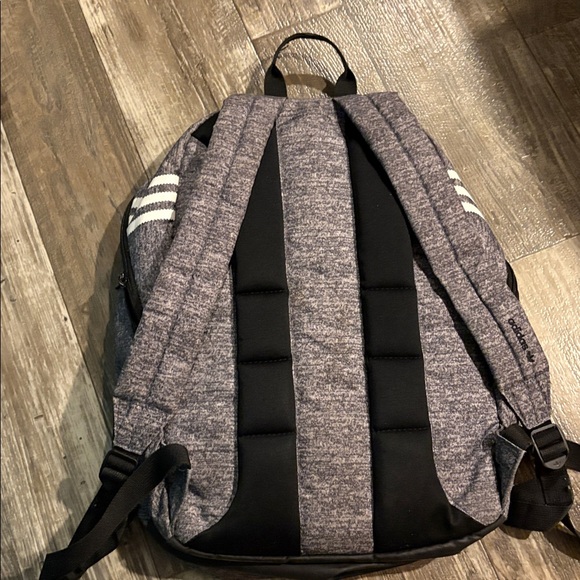 Adidas Gray Medium-Sized Backpack - Picture 8 of 9